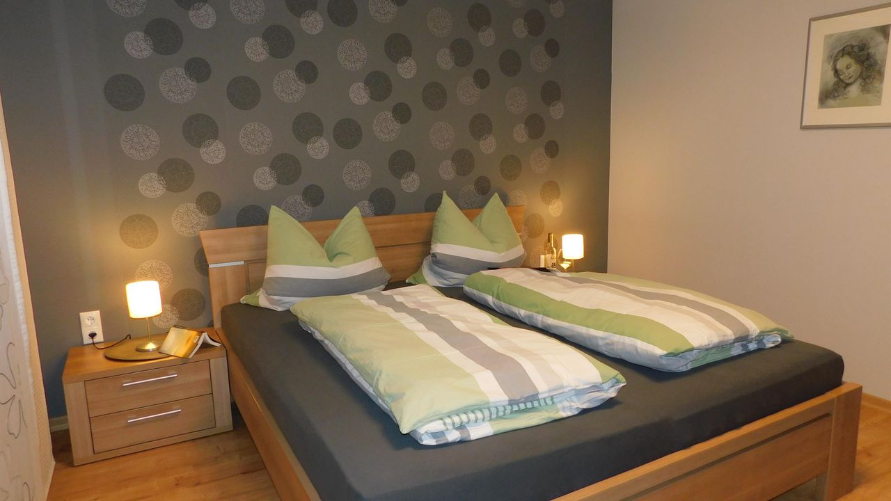 Geräumiges Schlafzimmer Geräumiges Schlafzimmer